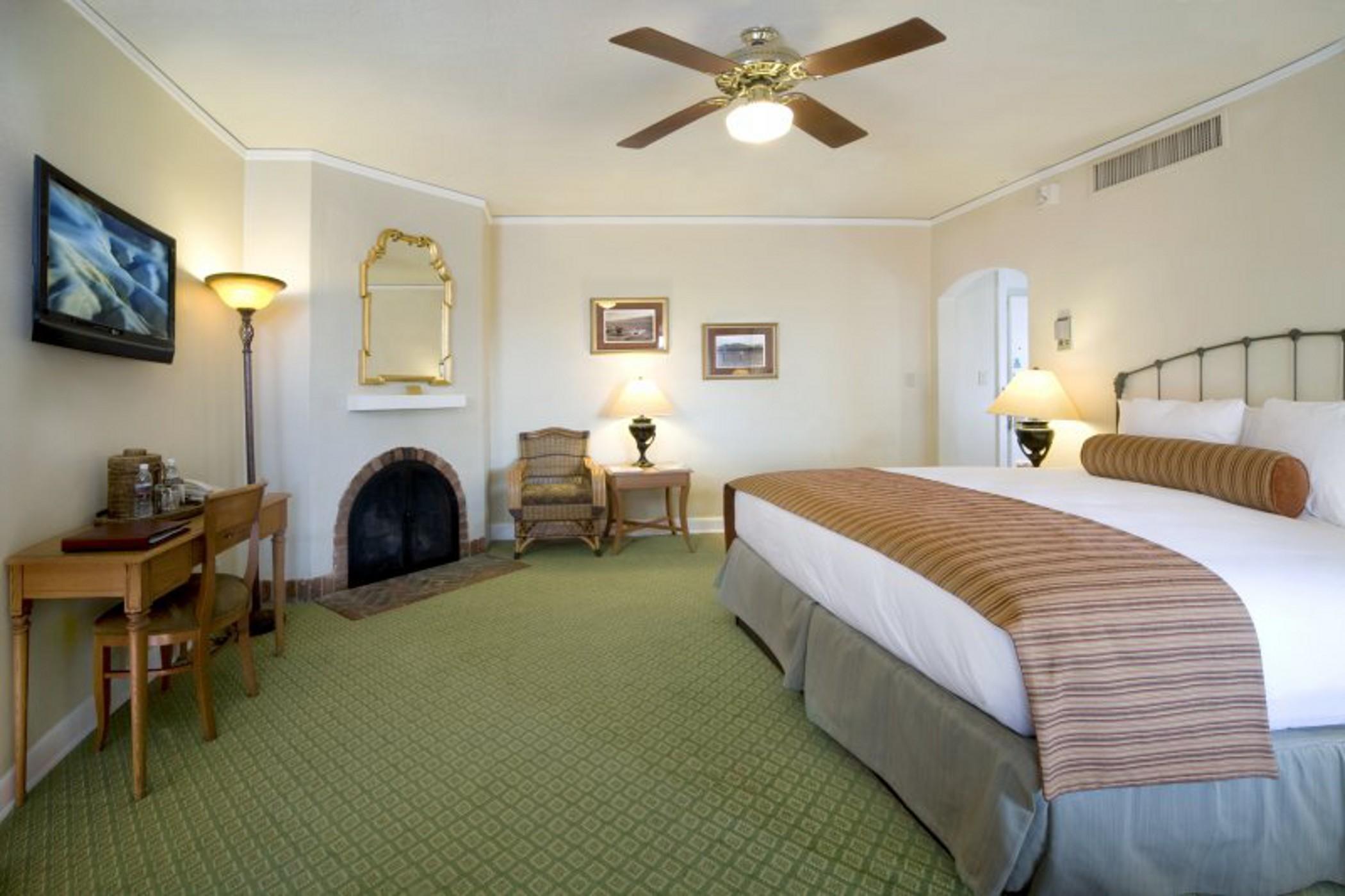 The Inn At Death Valley Exterior photo A guest room at the Lodge at Santa Fe